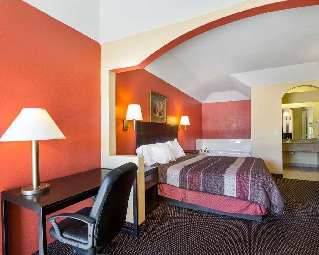 Rodeway Inn & Suites Humble Szoba fotó