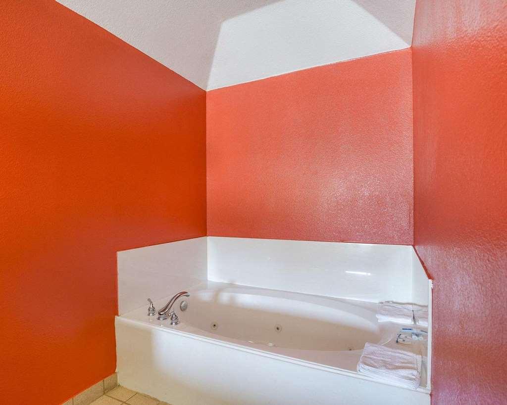 Rodeway Inn & Suites Humble Szoba fotó